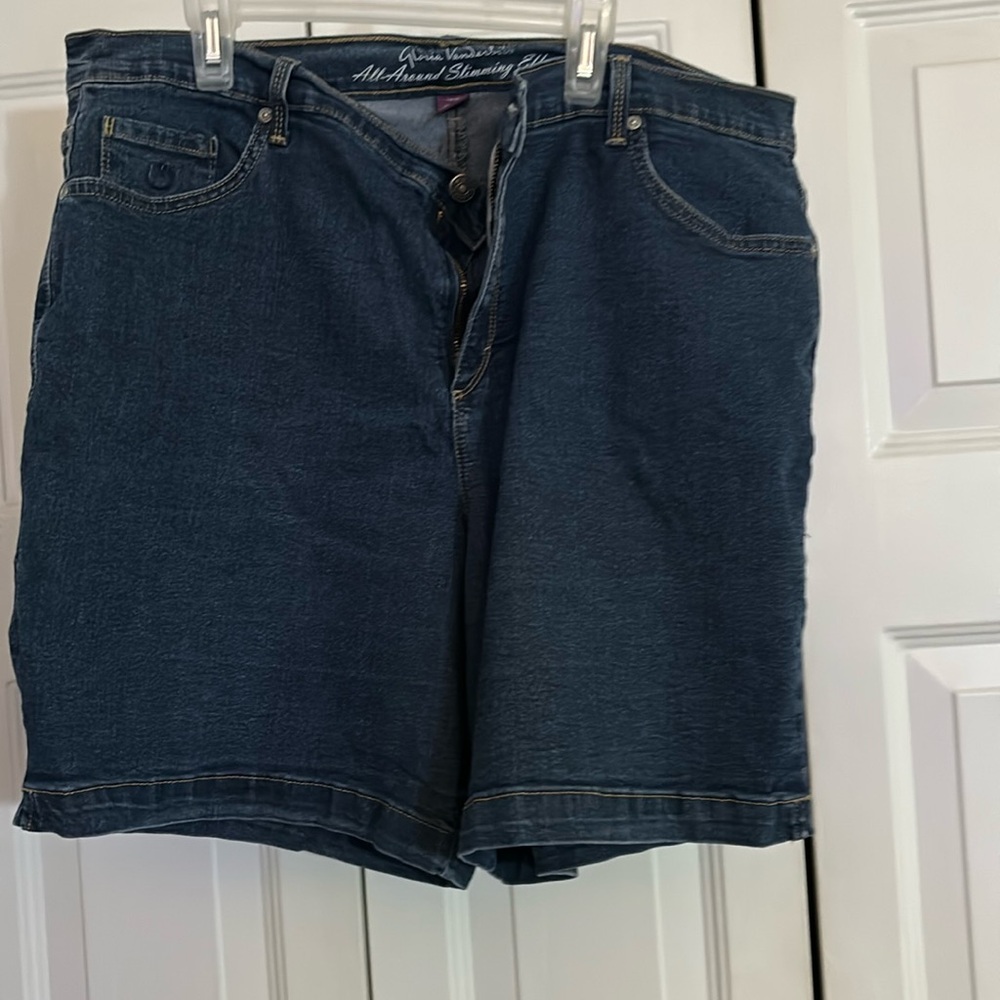 Gloria Vanderbilt Jean shorts